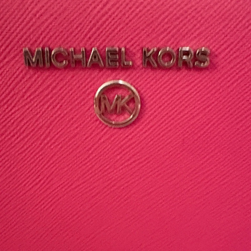 Michael Kors Medium Sized Marilyn Saffiano Leather Fuchsia Pink Satchel - Picture 5 of 8